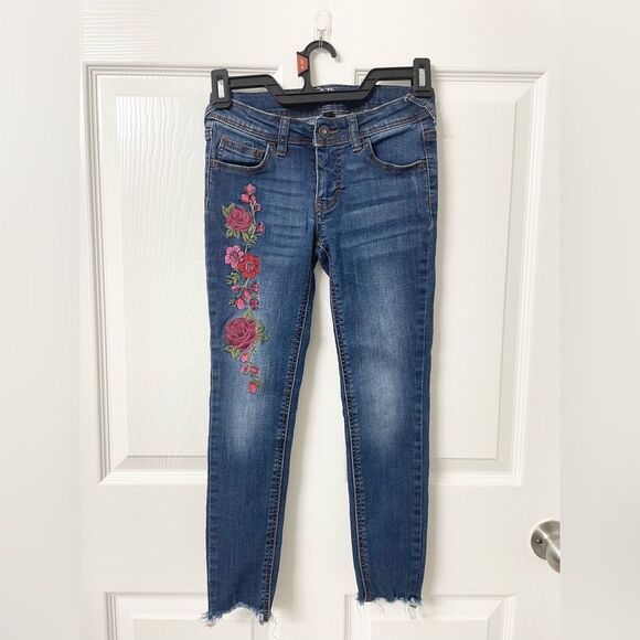 art class Other - Art Class Girls Super Skinny Jeans with Floral Embroidery – Size 7